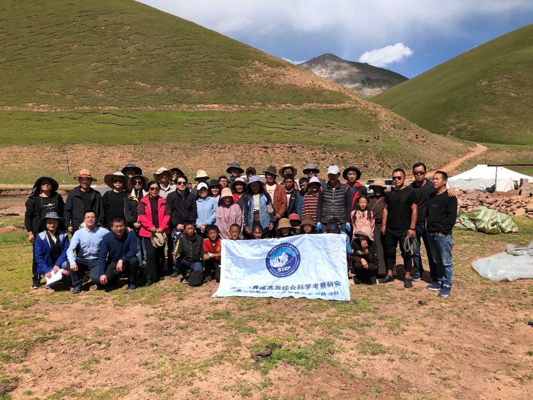 C:\Users\LMX\AppData\Local\Temp\WeChat Files\e21367fcf84c16d87760a612c3c5af8.jpg C:\Users\LMX\AppData\Local\Temp\WeChat Files\e21367fcf84c16d87760a612c3c5af8.jpg